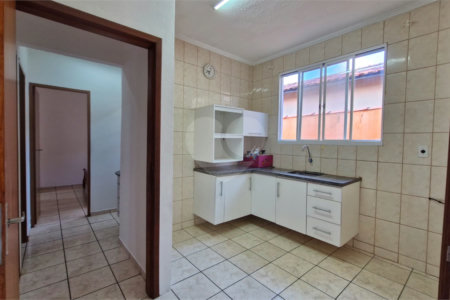 Casa para alugar com 3 quartos, sendo 1 suíte, no condomínio Santa Mônica, Atibaia - SP
