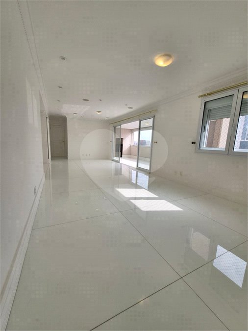 Apartamento para alugar com 3 quartos, sendo 2 suítes, em Brooklin Paulista, São Paulo, SP