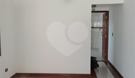 Sobrado à venda com 3 suítes em Vila Inah, São Paulo, SP