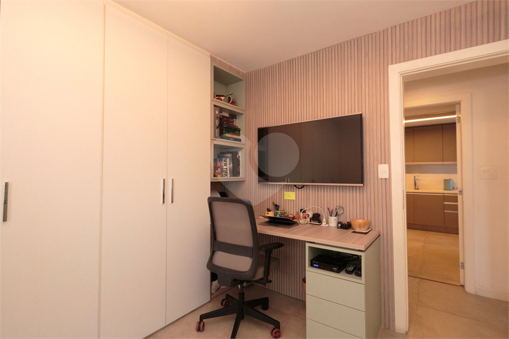 Apartamento à venda com 4 quartos, sendo 1 suíte, em Alto da Boa Vista, São Paulo, SP
