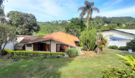 Casa Térrea à venda com 3 quartos, sendo 1 suíte,  em Serra da Cantareira, Mairiporã, SP