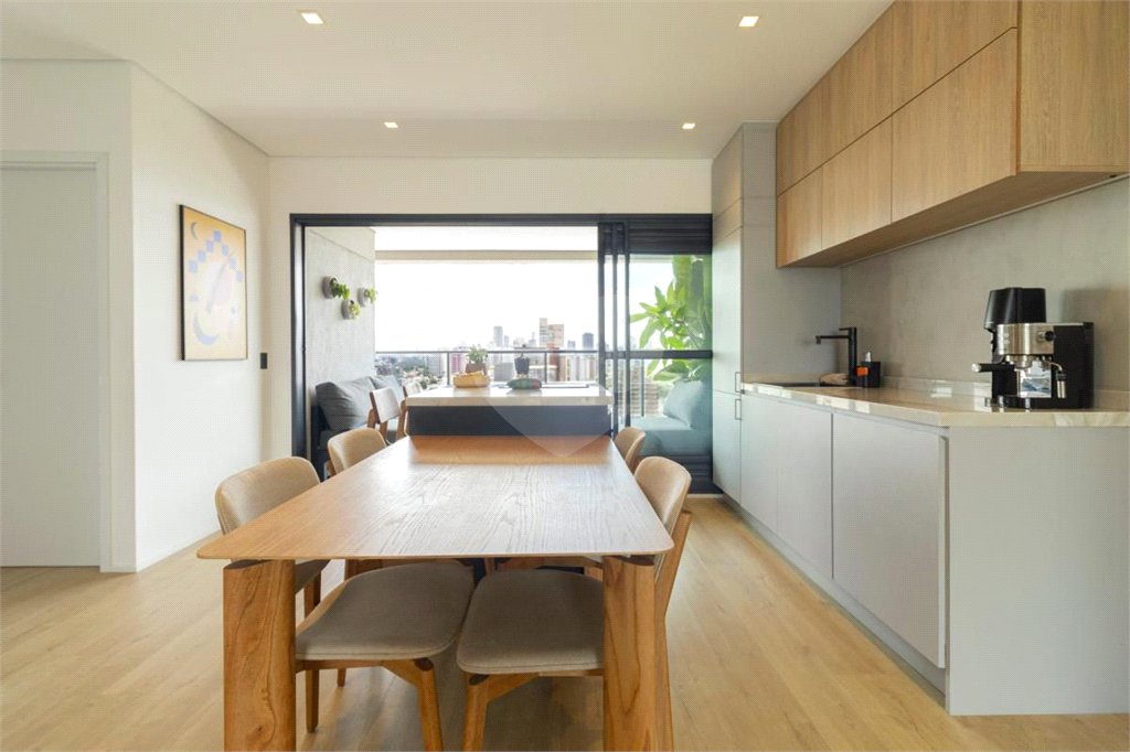Apartamento à venda com 3 quartos, sendo 2 suítes, em Pinheiros, São Paulo, SP