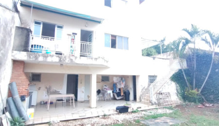 Casa à venda com 4 quartos, sendo 1 suíte,  em Jardim Guadalajara, Sorocaba, SP
