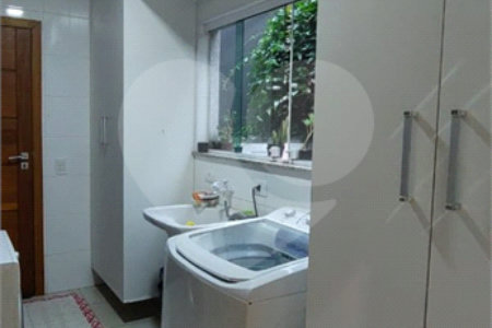 Casa para alugar com 4 quartos, sendo 3 suítes,  no condomínio Figueira Garden, Atibaia - SP