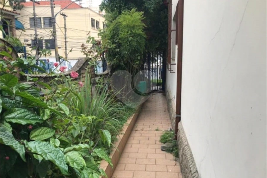 Sobrado à venda com 5 quartos, sendo 1 suíte, em Santana, São Paulo, SP