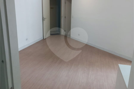 Apartamento à venda com 3 quartos, sendo 1 suíte,  em Vila Olímpia, São Paulo, SP