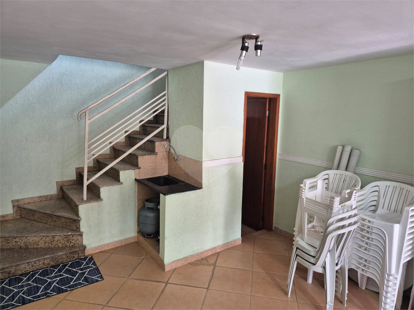 Sobrado à venda com 2 quartos, sendo 1 suíte, em Vila Nivi, São Paulo, SP