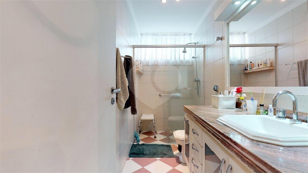 Apartamento à venda com 3 quartos, sendo 1 suíte, em Santa Cecília, São Paulo, SP