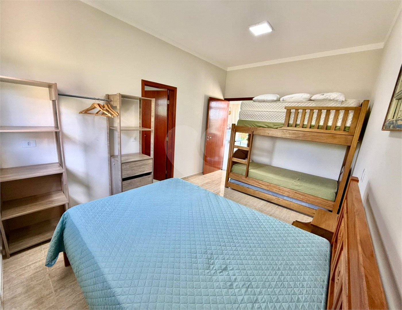 Casa à venda com 2 suítes em Loteamento de Chácaras Arumã, Sarapuí, SP