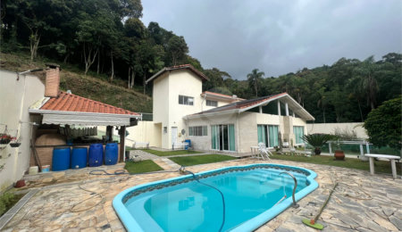 Casa à venda com 4 suítes no condomínio Parque Petrópolis 4 Secção, Mairiporã - SP