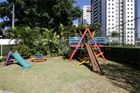Apartamento à venda com 3 quartos, sendo 1 suíte, em Chácara Santo Antônio, São Paulo, SP