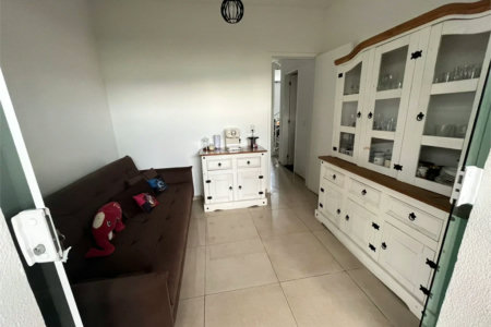 Casa à venda com 3 quartos, sendo 1 suíte, no condomínio New Village, Cotia - SP