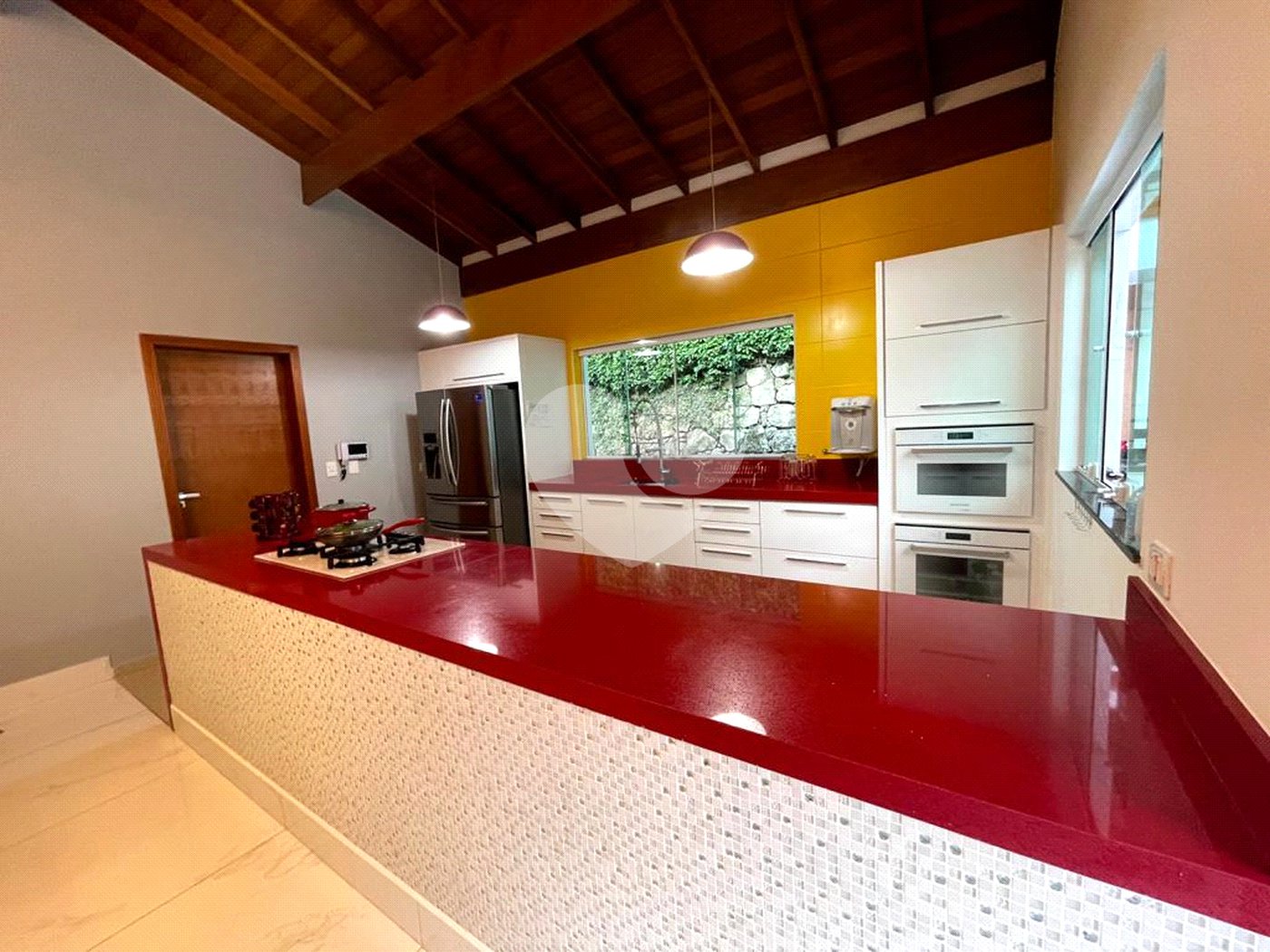 Casa à venda ou para alugar com 4 suítes no condomínio Associação Reserva das Hortênsias, Mairiporã - SP