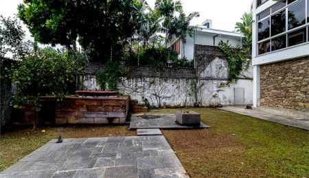 Casa à venda com 3 quartos, sendo 2 suítes,  em Alto de Pinheiros, São Paulo, SP