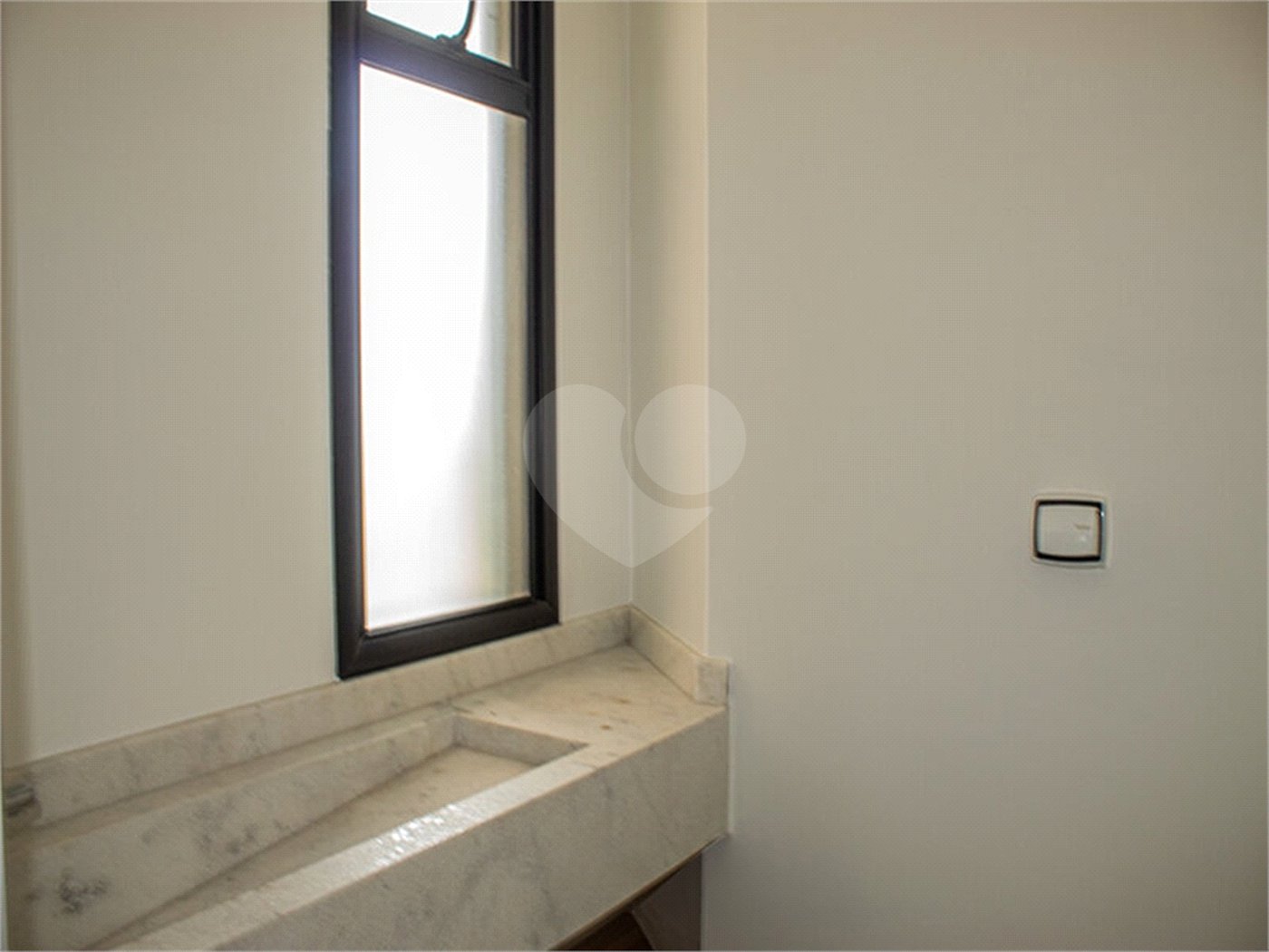 Casa à venda com 3 suítes no condomínio Residencial Central Parque, Salto - SP