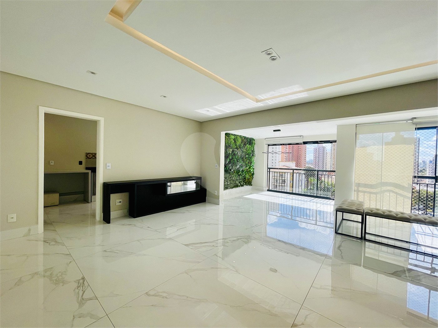 Apartamento à venda com 3 suítes em Vila Gilda, Santo André, SP