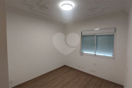 Apartamento à venda com 3 quartos, sendo 1 suíte, em Alto da Boa Vista, São Paulo, SP