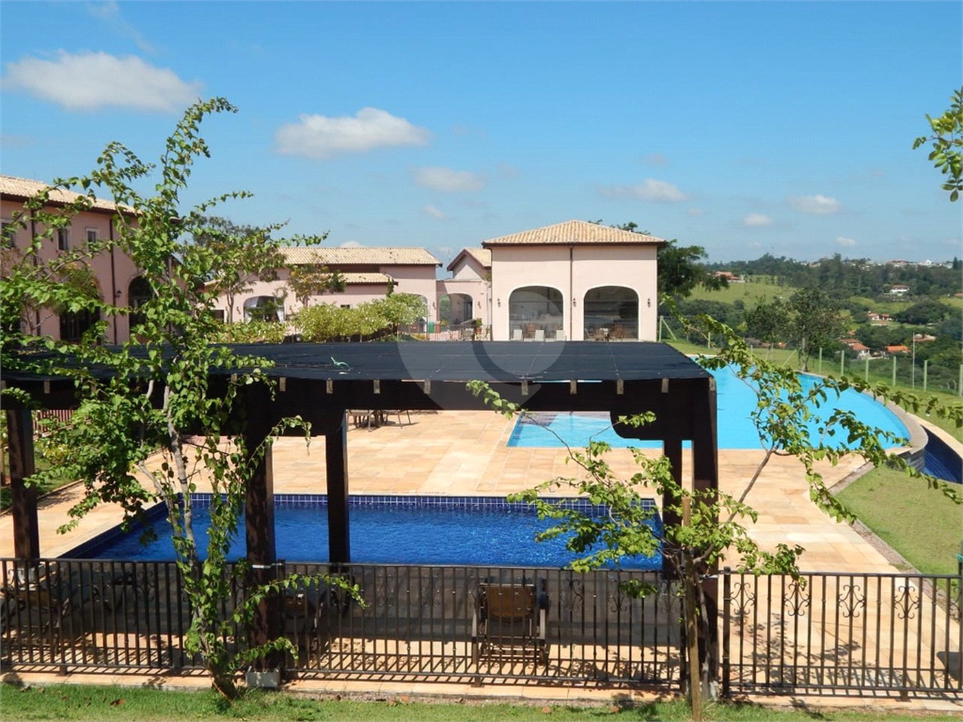 Casa à venda com 4 suítes no condomínio Residencial Campo de Toscana, Vinhedo - SP