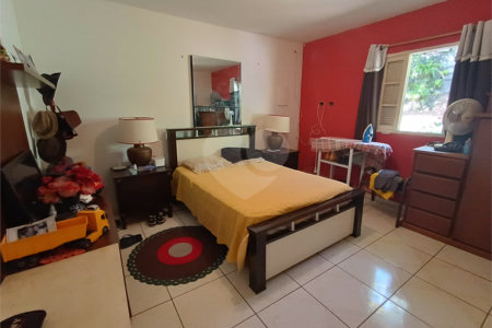 Chácara à venda com 7 quartos, sendo 1 suíte, no Centro (mailasqui), São Roque, SP
