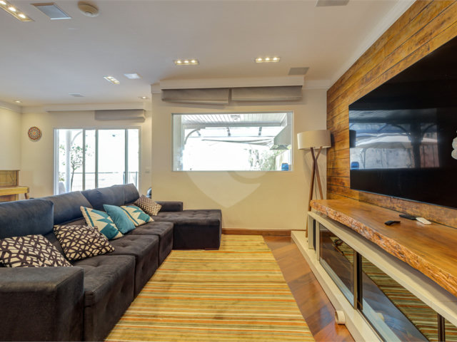 Casa à venda com 3 suítes no condomínio Villa Splendore, São Paulo - SP