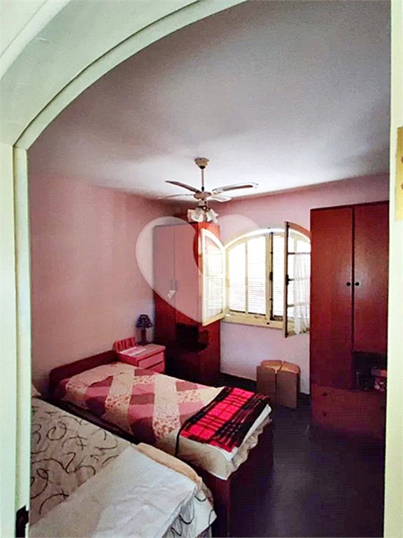 Casa à venda com 4 quartos, sendo 1 suíte, no condomínio Chacarás Bela Vista, Mairiporã - SP