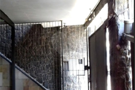 Sobrado à venda com 8 quartos, sendo 3 suítes, em Liberdade, São Paulo, SP