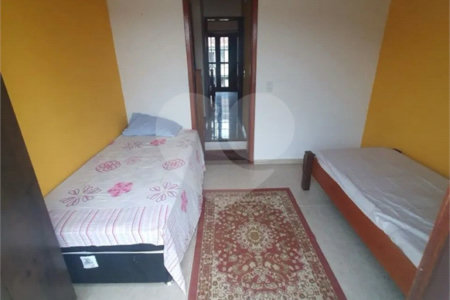 Casa à venda com 3 quartos, sendo 1 suíte, em Ogiva, Cabo Frio, RJ