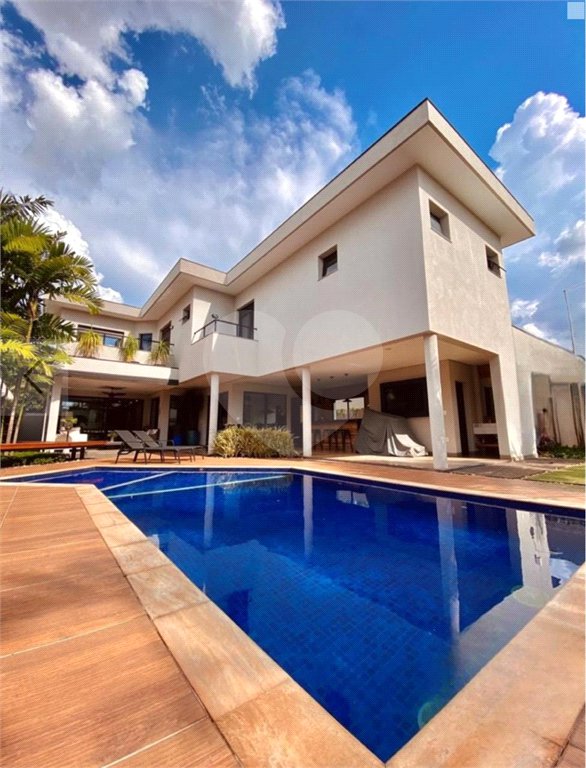 Casa à venda com 4 quartos, sendo 3 suítes, em Residencial Portal dos Oitis, Araraquara, SP
