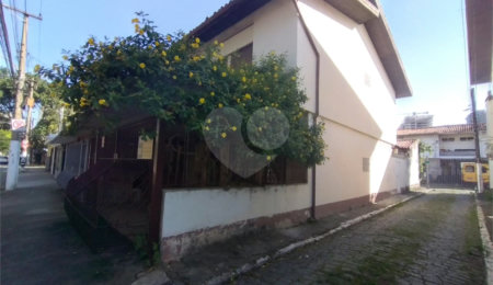 Sobrado à venda com 3 quartos em Vila Cordeiro, São Paulo, SP