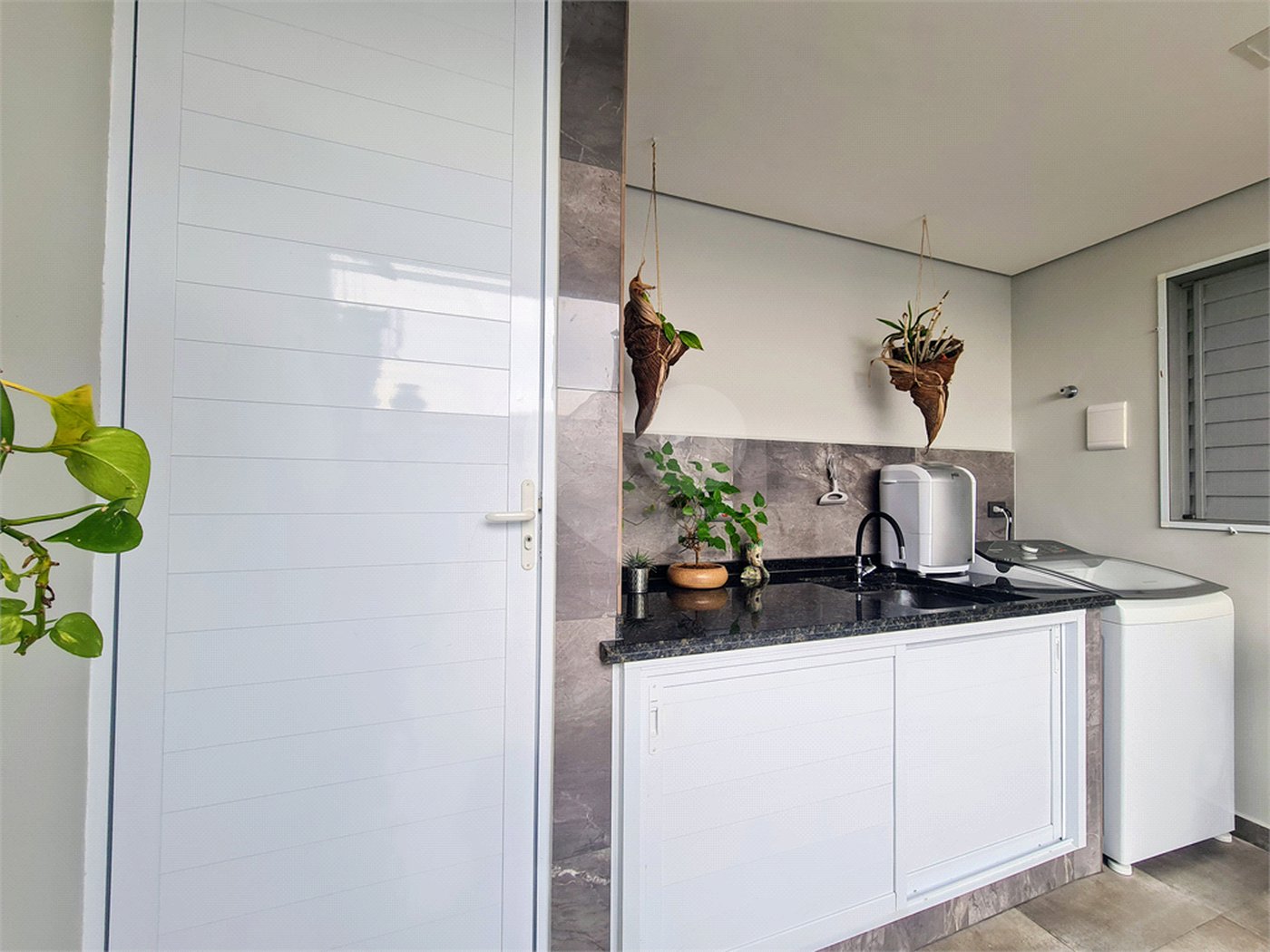 Casa à venda com 3 quartos, sendo 1 suíte, no condomínio Horto Florestal Iii, Sorocaba - SP