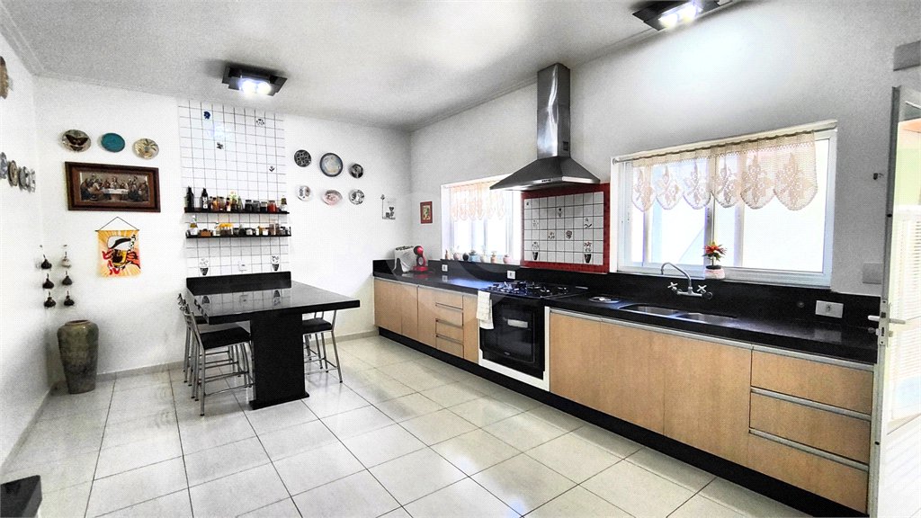 Casa à venda com 4 suítes no condomínio Parque Chapada de Itu, Itu - SP