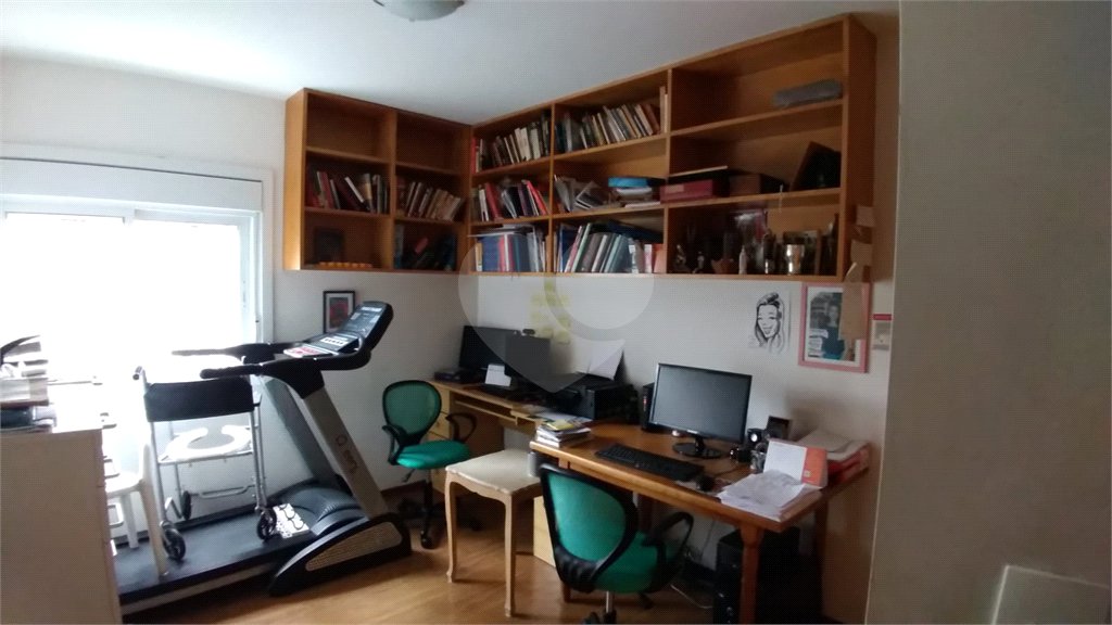 Apartamento à venda com 3 quartos, sendo 1 suíte, em Pinheiros, São Paulo, SP