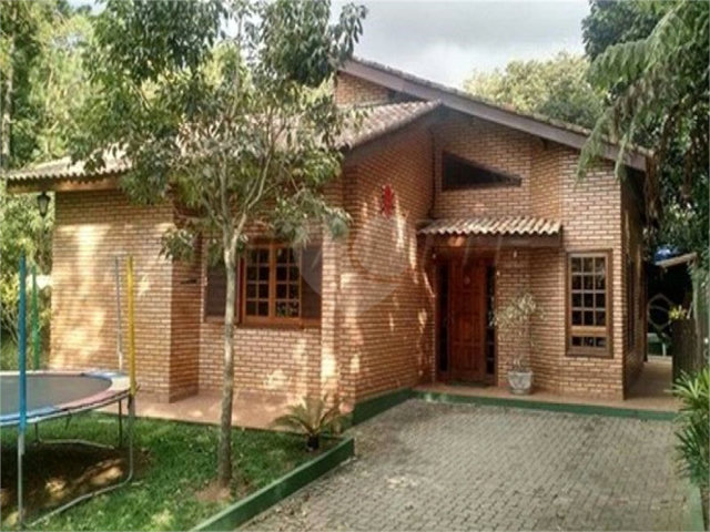 Casa à venda com 3 quartos, sendo 1 suíte,  em Serra da Cantareira, Mairiporã, SP