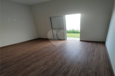 Casa à venda com 3 quartos, sendo 1 suíte,  no condomínio Atibaia Park 1, Atibaia - SP