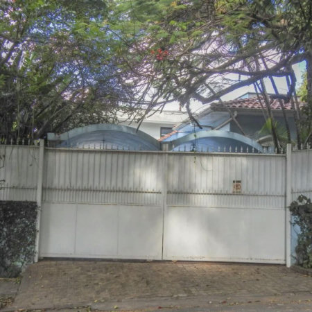 Casa Térrea à venda com 4 quartos, sendo 2 suítes,  em Jardim das Bandeiras, São Paulo, SP