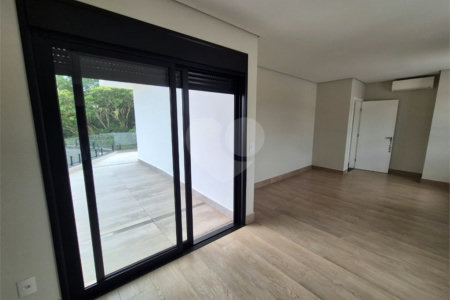 Casa à venda com 3 suítes no condomínio Terras de São Francisco, Vinhedo - SP