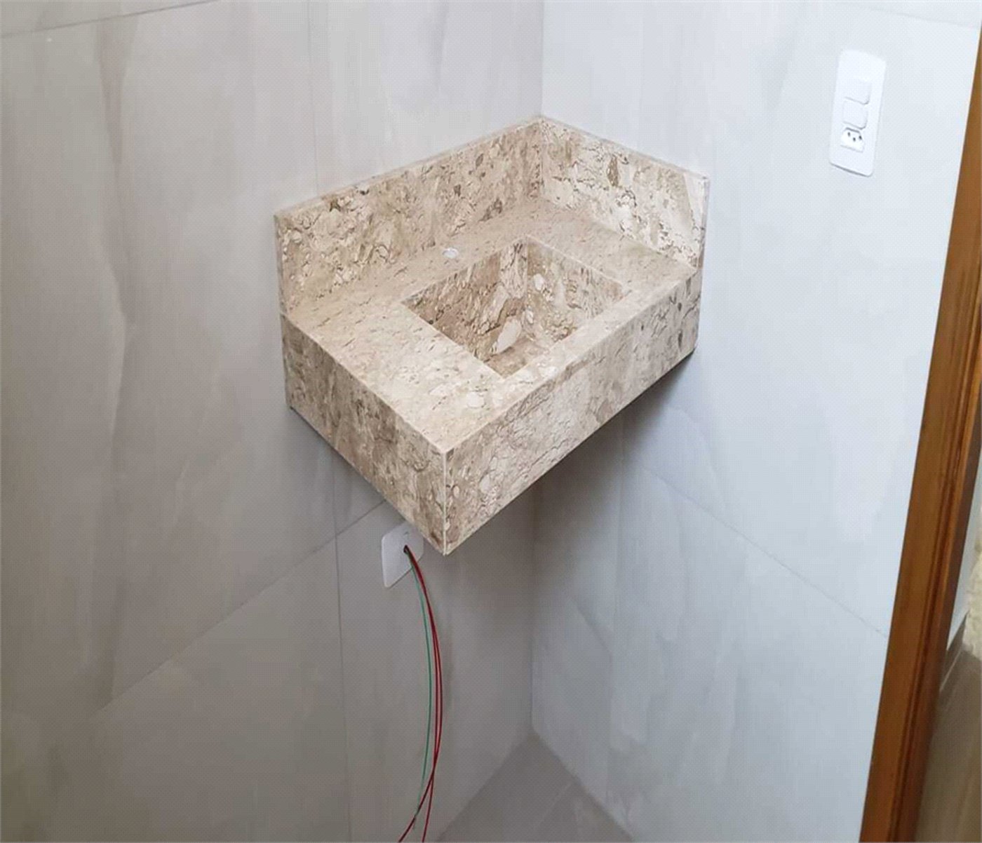 Sobrado à venda com 3 quartos, sendo 1 suíte, em Vila Romero, São Paulo, SP