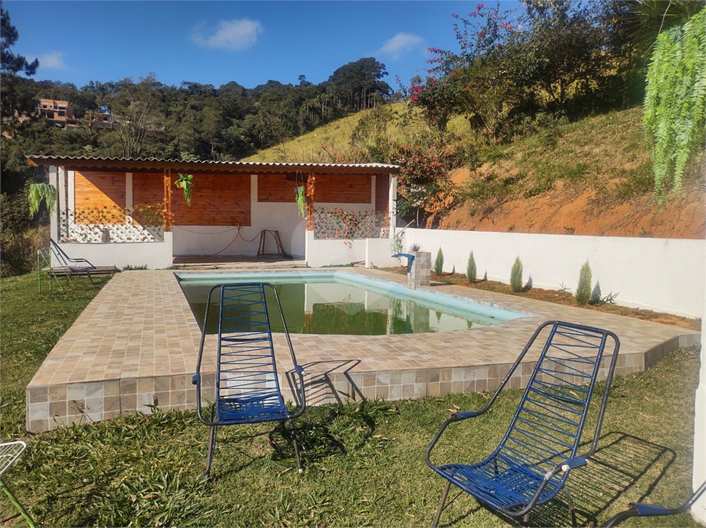 Casa à venda ou para alugar com 3 suítes em Juqueri Mirim, Mairiporã, SP