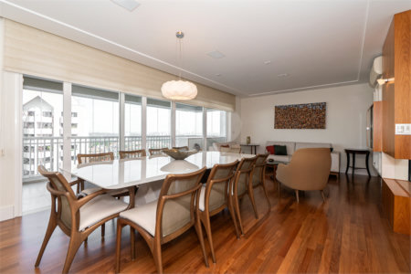 Apartamento à venda com 3 suítes em Sumarezinho, São Paulo, SP