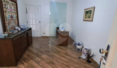 Apartamento à venda com 3 quartos, sendo 1 suíte,  em MOEMA, São Paulo, SP