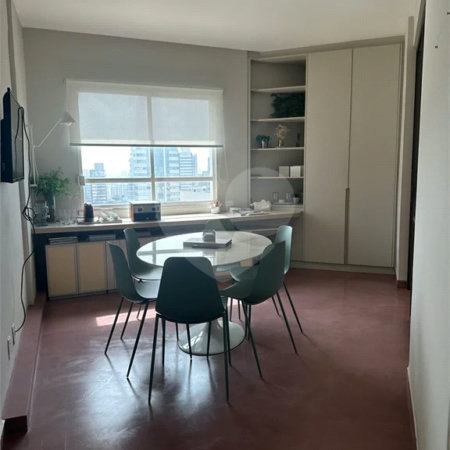 Sala comercial para venda ou locação na Avenida Paulista. 68m2
