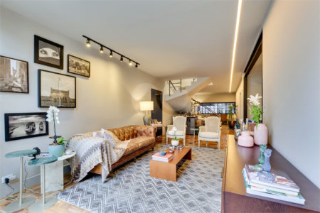 Casa de Vila à venda com 5 quartos, sendo 3 suítes, em Jardim Hípico, São Paulo, SP
