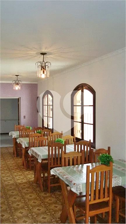 Sobrado à venda com 6 quartos, sendo 3 suítes, em Horto, São Paulo, SP