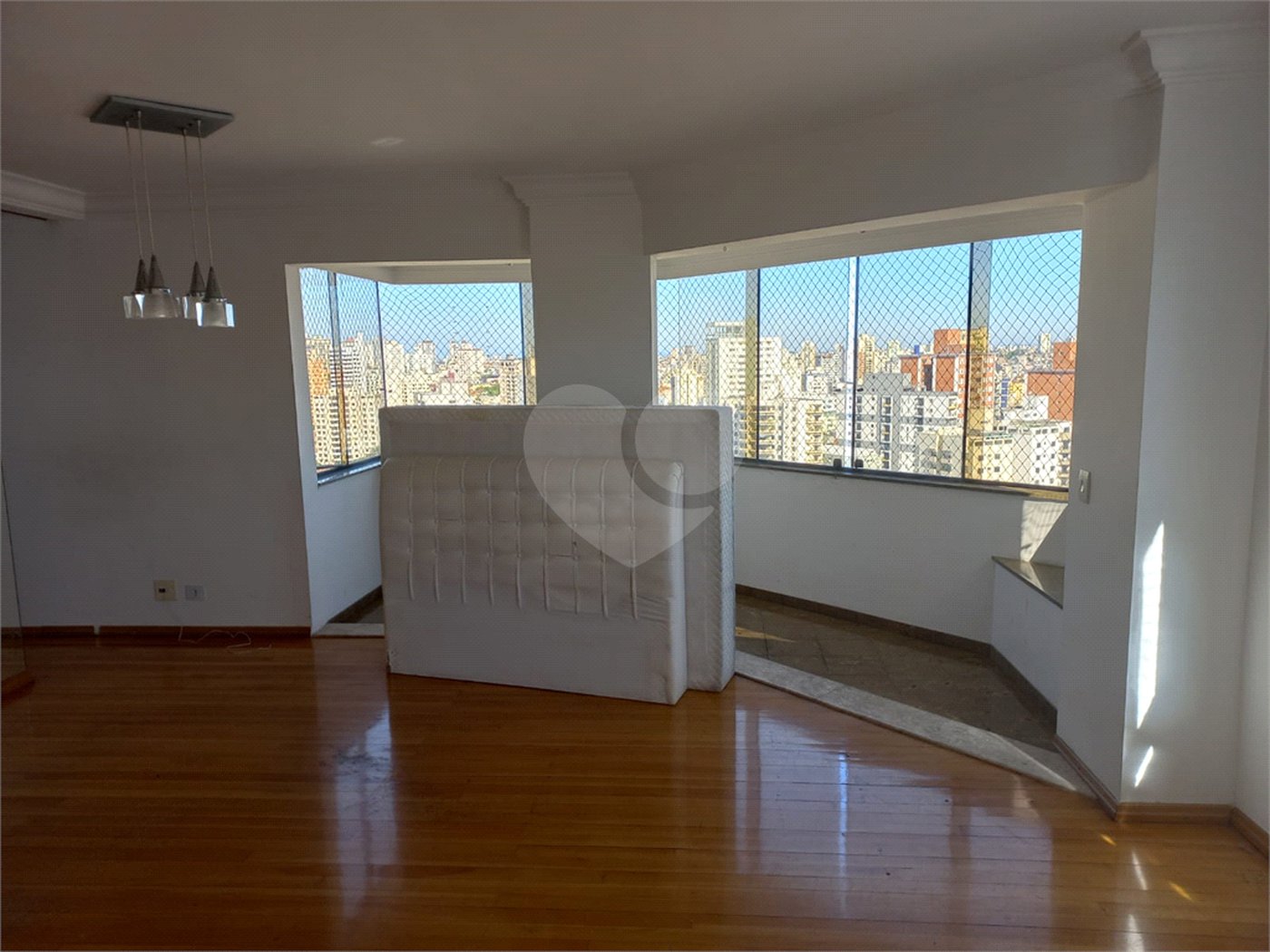 Apartamento à venda com 3 quartos, sendo 2 suítes, em Santana, São Paulo, SP