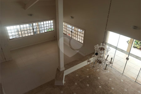 Casa à venda ou para alugar com 6 quartos, sendo 4 suítes, em Jardim Itaperi, Atibaia, SP