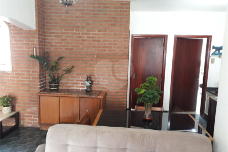 Sobrado à venda com 3 quartos, sendo 1 suíte,  em Vila Nivi, São Paulo, SP
