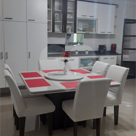 Sobrado à venda com 3 quartos, sendo 1 suíte, em Vila Curuçá, São Paulo, SP