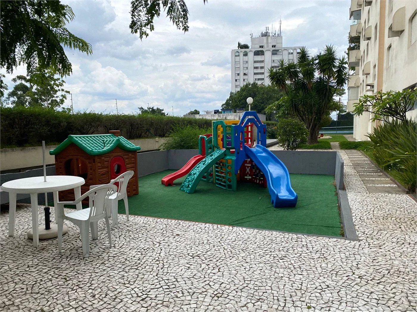 Apartamento à venda com 2 suítes em Morumbi, São Paulo, SP
