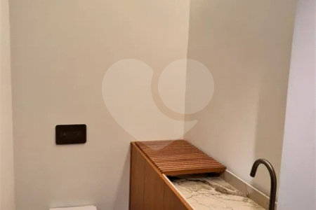 Apartamento para alugar com 4 quartos, sendo 3 suítes, em Pinheiros, São Paulo, SP