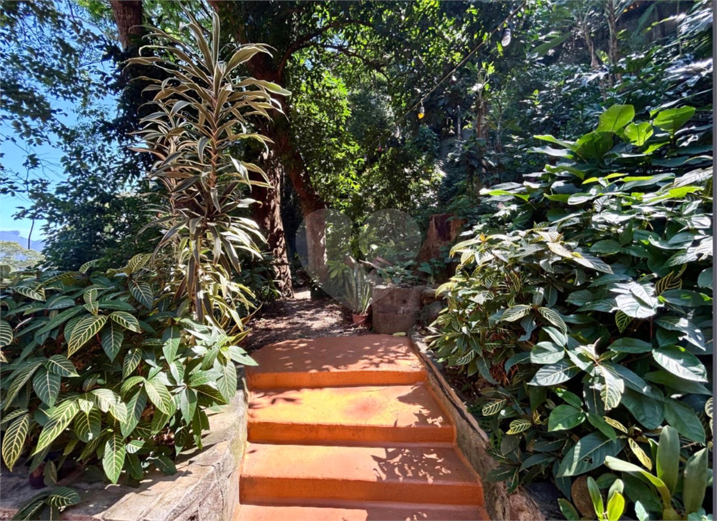 Casa à venda com 4 quartos, sendo 1 suíte, em Lagoa, Rio de Janeiro, RJ